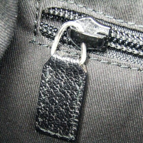 GUCCI Black Leather Shoulder Bag - Picture 8 of 12